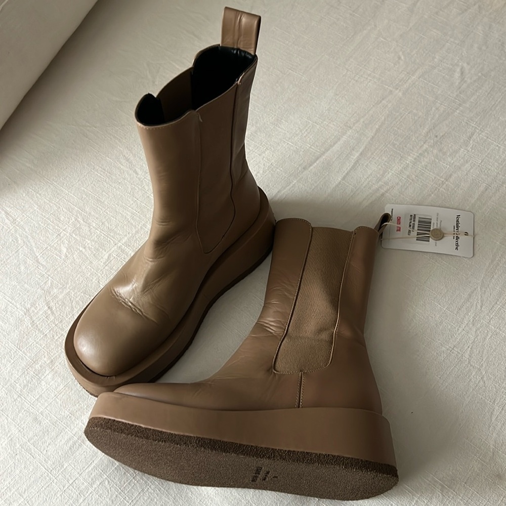 Paloma Barcelo platform boots charlotte beige size 38 (us 8)